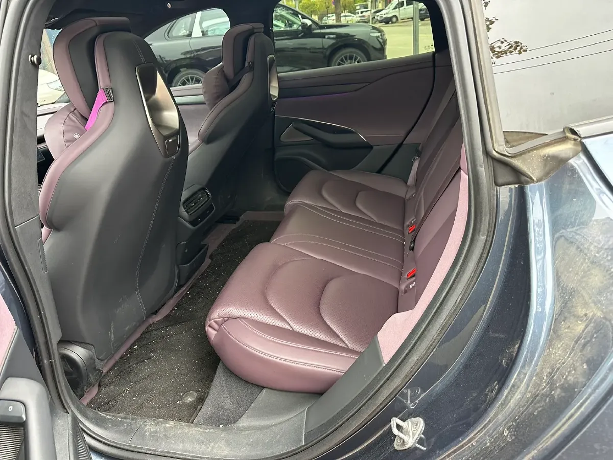 2024 MI SU7 BEV 101KWH,autocango,china used car exporter,china ev exporter,chinese used car exporter,chinese used ev exporter