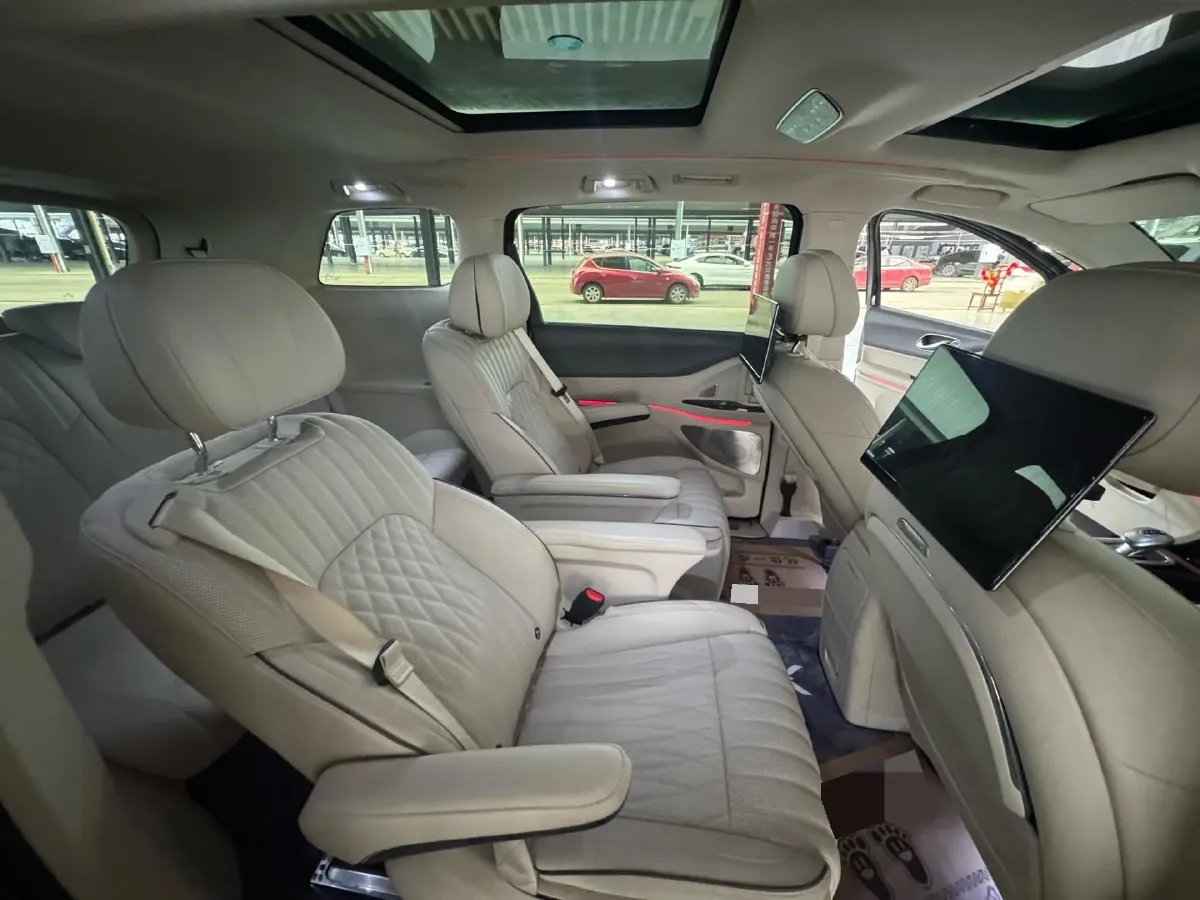 2022 Voyah Dream 1.5T 136HP L4 PHEV 25.57KWH,autocango,china used car exporter,china ev exporter,chinese used car exporter,chinese used ev exporter