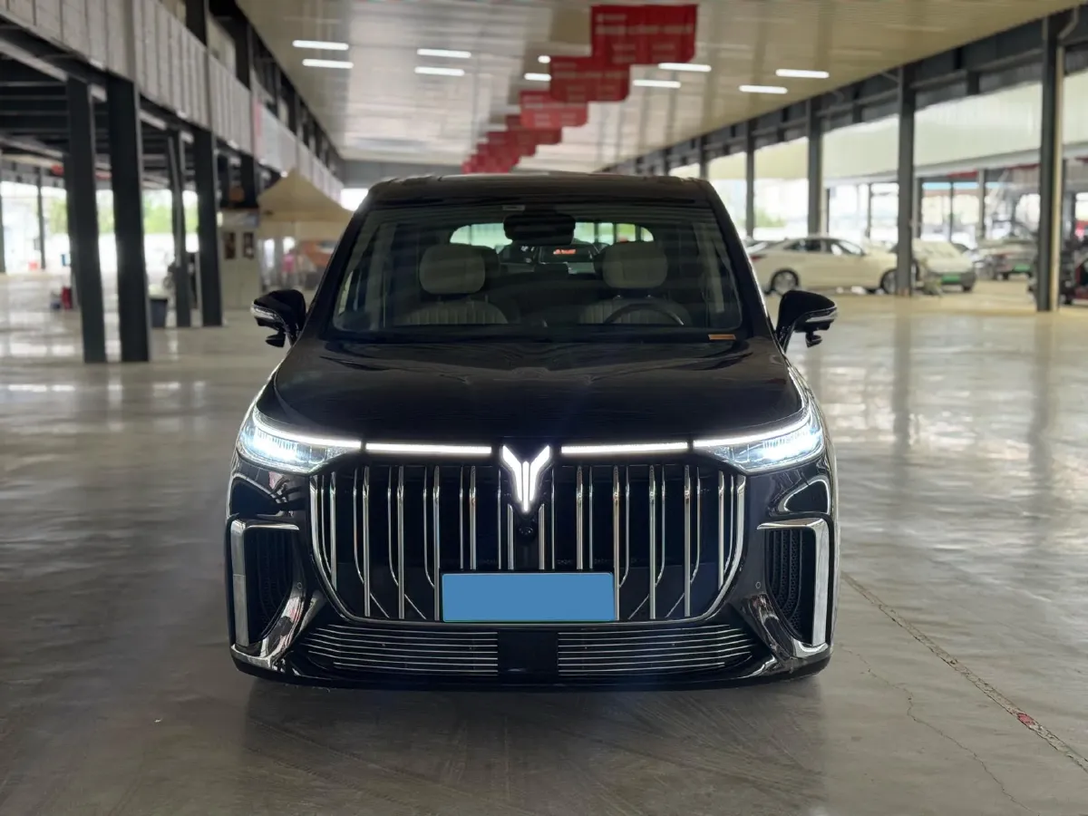 2022 Voyah Dream 1.5T 136HP L4 PHEV 25.57KWH,autocango,china used car exporter,china ev exporter,chinese used car exporter,chinese used ev exporter