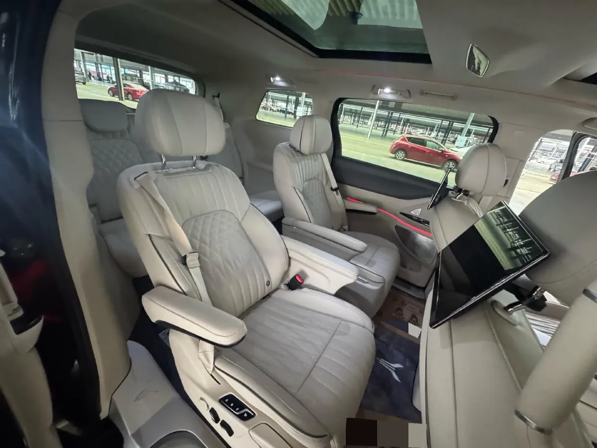 2022 Voyah Dream 1.5T 136HP L4 PHEV 25.57KWH,autocango,china used car exporter,china ev exporter,chinese used car exporter,chinese used ev exporter