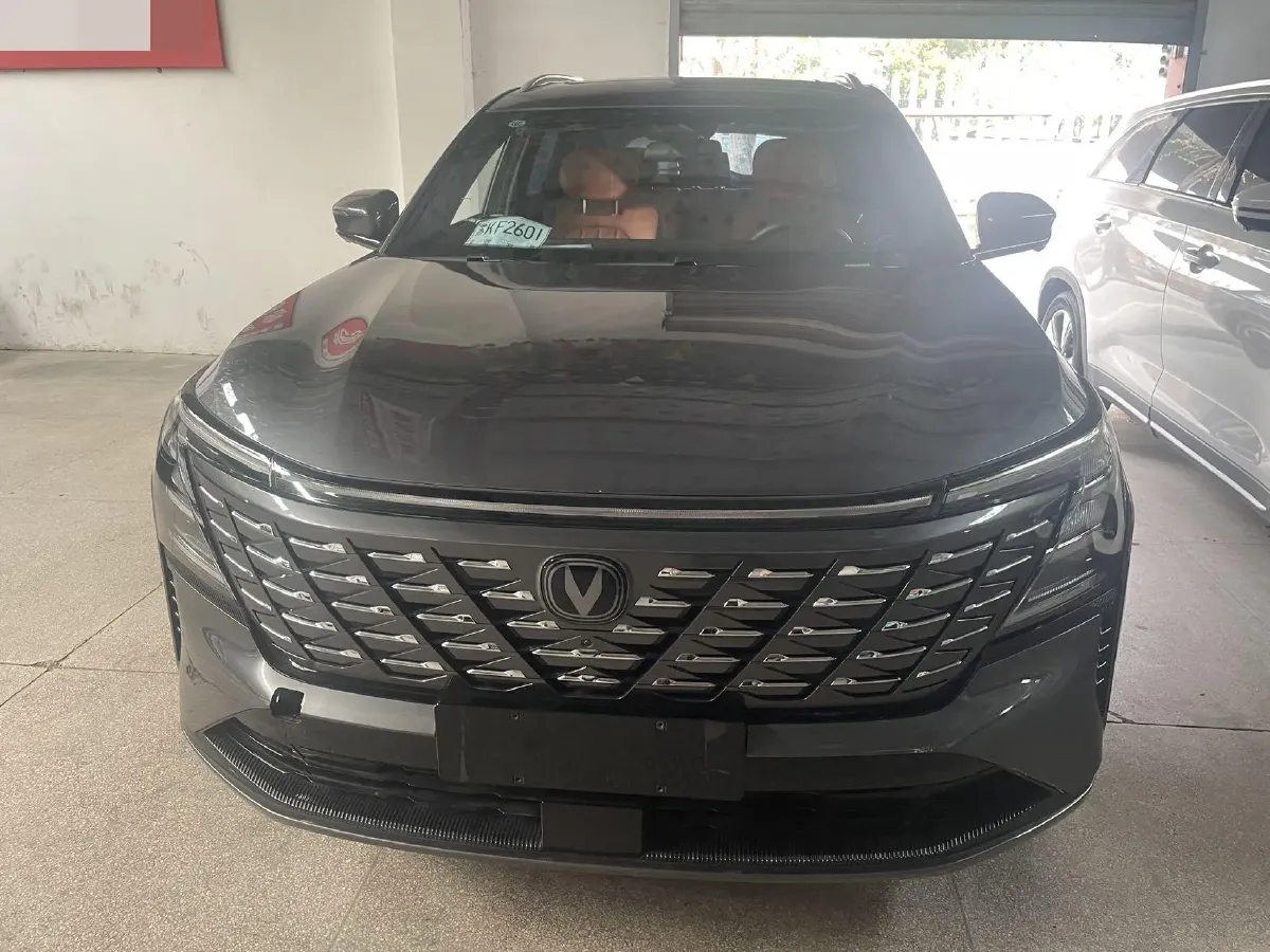 2025 ChangAn CS75 Plus 1.5T 192HP L4 8AT,autocango,china used car exporter,china ev exporter,chinese used car exporter,chinese used ev exporter