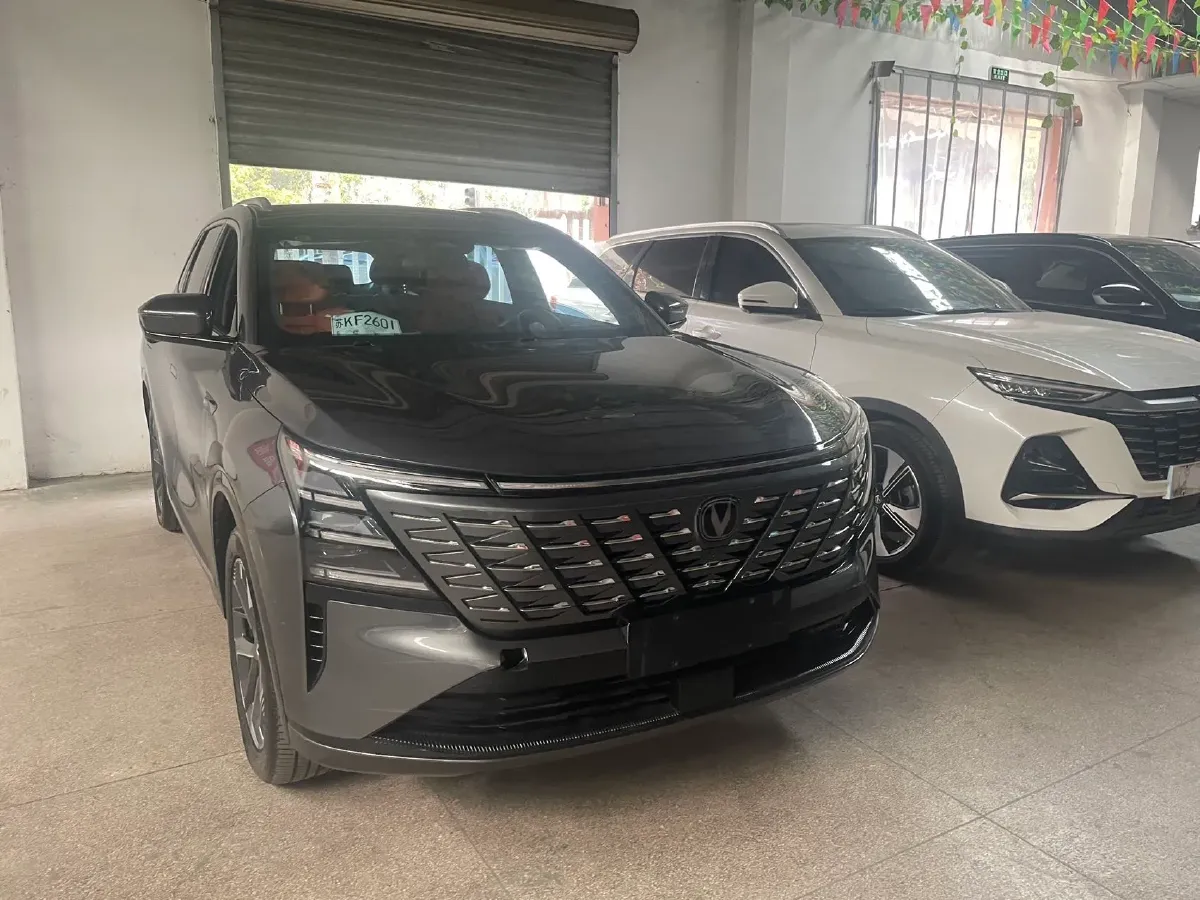 2025 ChangAn CS75 Plus 1.5T 192HP L4 8AT,autocango,china used car exporter,china ev exporter,chinese used car exporter,chinese used ev exporter