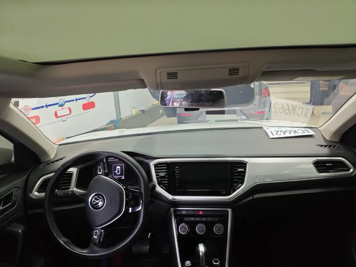 2022 Volkswagen T-Roc 1.4T 150HP L4 7DCT,autocango,china used car exporter,china ev exporter,chinese used car exporter,chinese used ev exporter