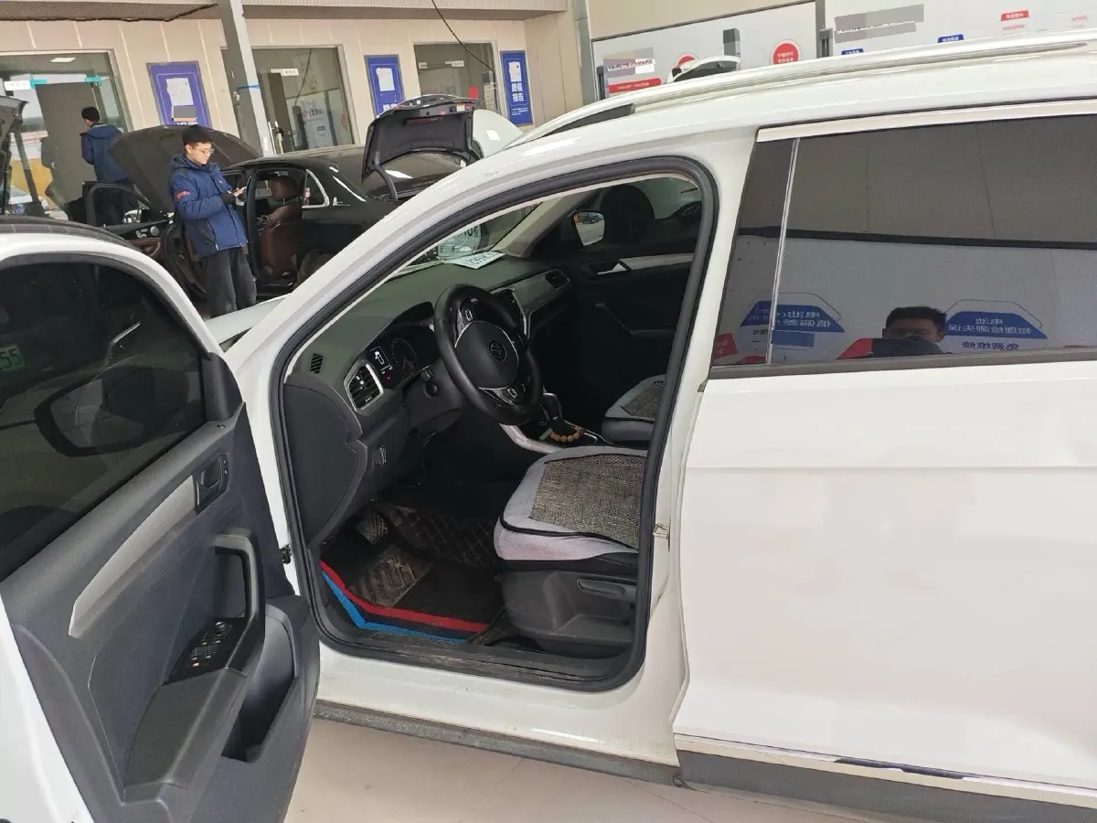 2022 Volkswagen T-Roc 1.4T 150HP L4 7DCT,autocango,china used car exporter,china ev exporter,chinese used car exporter,chinese used ev exporter