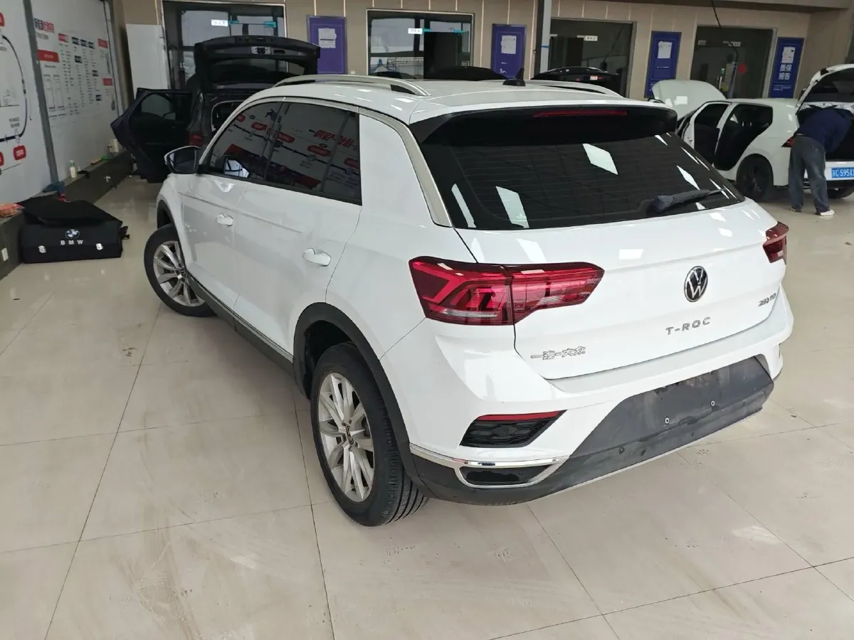 2022 Volkswagen T-Roc 1.4T 150HP L4 7DCT,autocango,china used car exporter,china ev exporter,chinese used car exporter,chinese used ev exporter