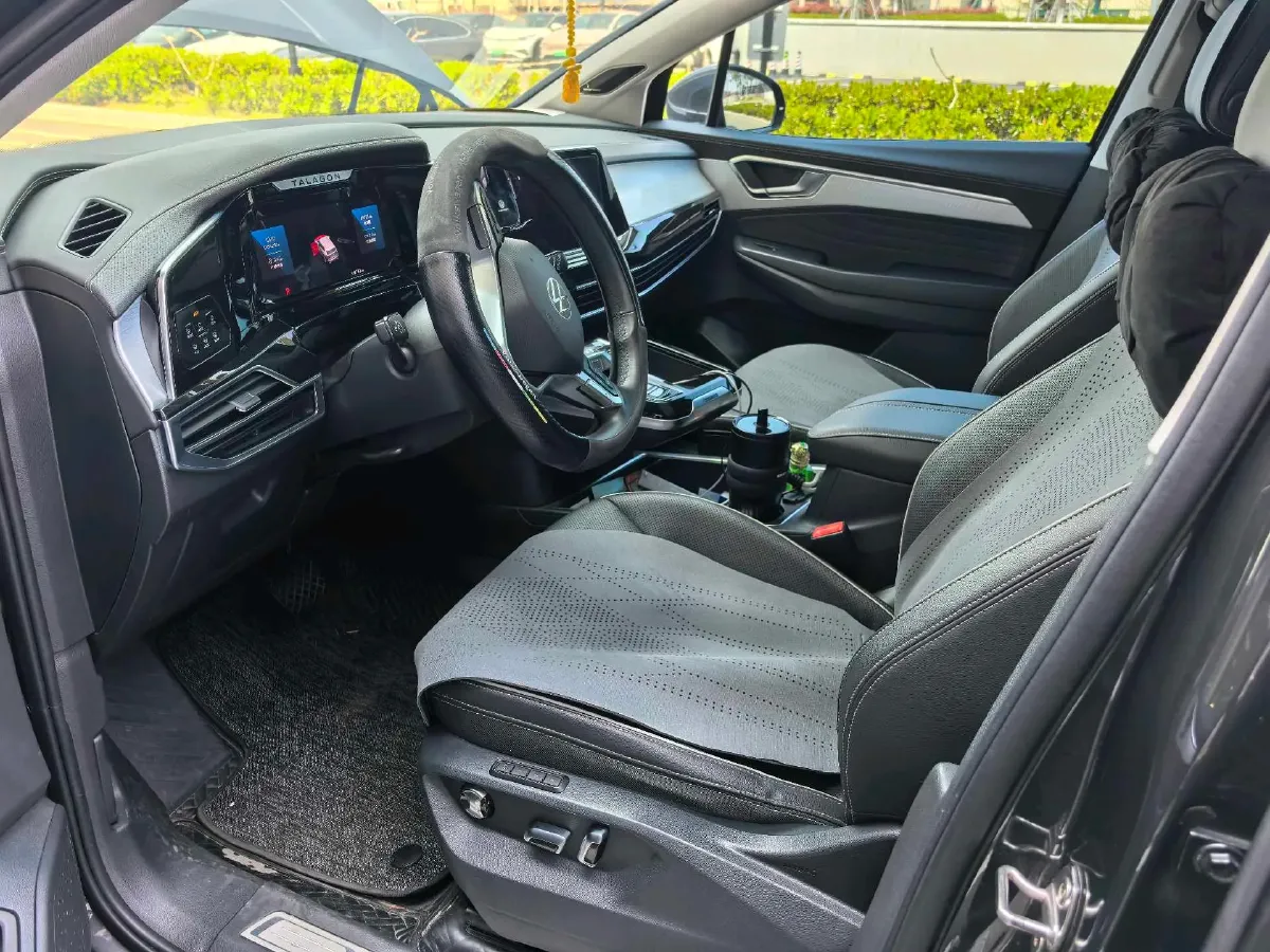 2022 Volkswagen Talagon 2.5T 299HP V6 7DCT,autocango,china used car exporter,china ev exporter,chinese used car exporter,chinese used ev exporter