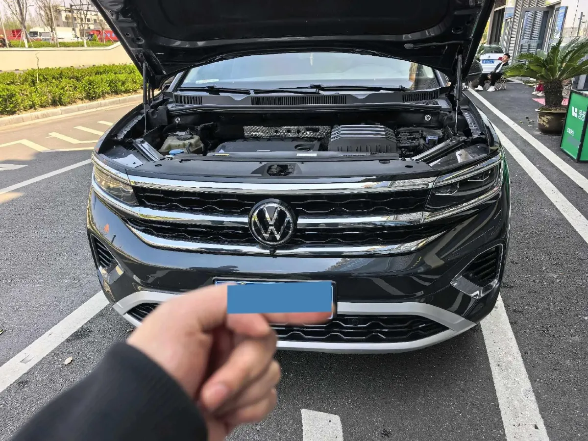 2022 Volkswagen Talagon 2.5T 299HP V6 7DCT,autocango,china used car exporter,china ev exporter,chinese used car exporter,chinese used ev exporter