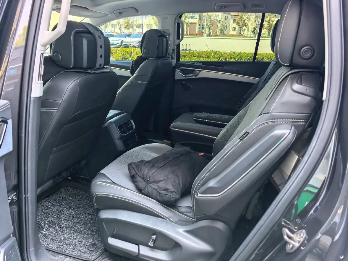 2022 Volkswagen Talagon 2.5T 299HP V6 7DCT,autocango,china used car exporter,china ev exporter,chinese used car exporter,chinese used ev exporter