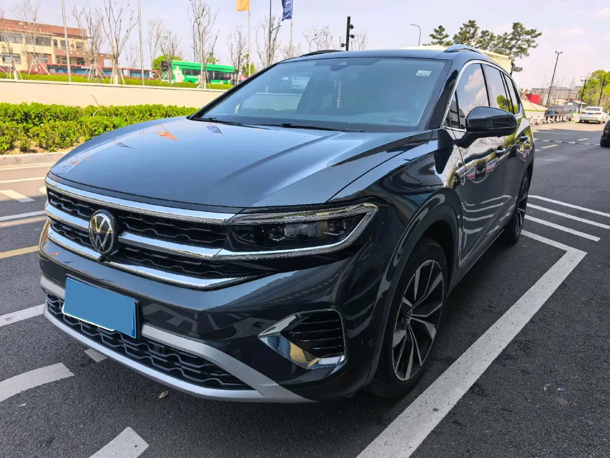 2022 Volkswagen Talagon 2.5T 299HP V6 7DCT,autocango,china used car exporter,china ev exporter,chinese used car exporter,chinese used ev exporter