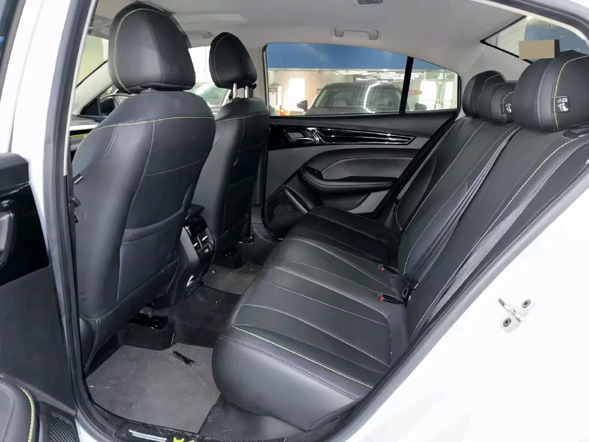 2021 Roewe i5 1.5L 120HP L4 CVT,autocango,china used car exporter,china ev exporter,chinese used car exporter,chinese used ev exporter