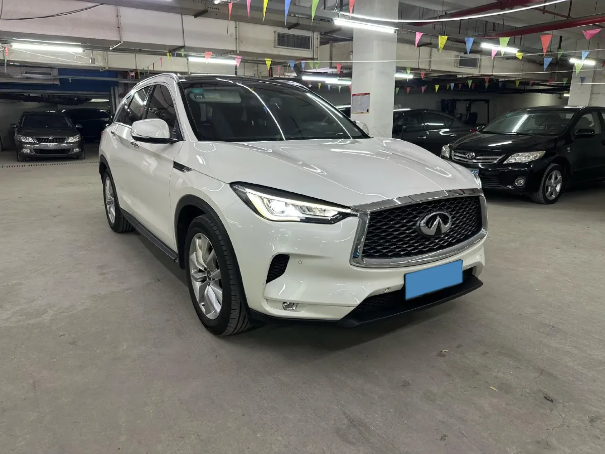 2018 Infiniti QX30 2.0T 211HP L4 7DCT,autocango,china used car exporter,china ev exporter,chinese used car exporter,chinese used ev exporter