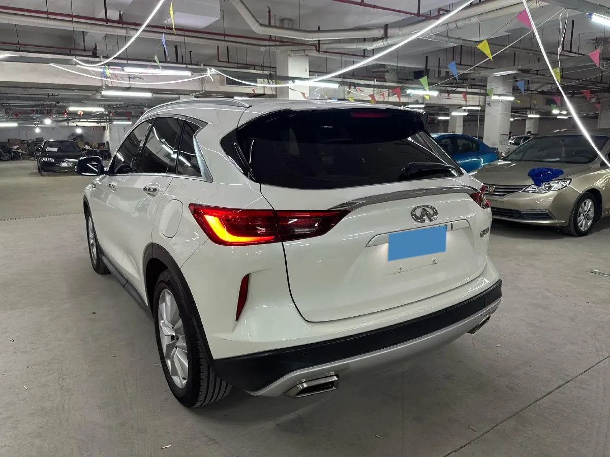 2018 Infiniti QX30 2.0T 211HP L4 7DCT,autocango,china used car exporter,china ev exporter,chinese used car exporter,chinese used ev exporter