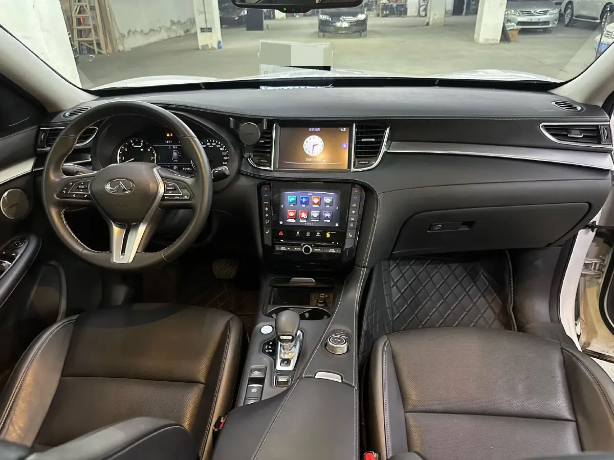 2018 Infiniti QX30 2.0T 211HP L4 7DCT,autocango,china used car exporter,china ev exporter,chinese used car exporter,chinese used ev exporter