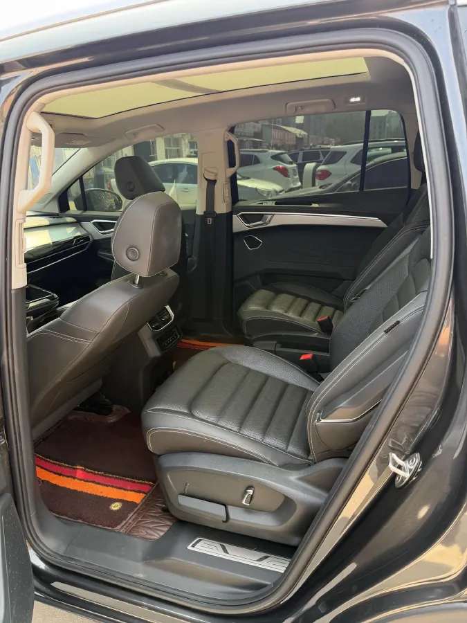 2021 Volkswagen Talagon 2.0T 186HP L4 7DCT,autocango,china used car exporter,china ev exporter,chinese used car exporter,chinese used ev exporter