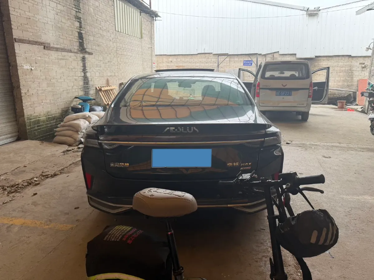 2021 DongFeng Aeolus YiXuan MAX 1.5T 190HP L4 7DCT,autocango,china used car exporter,china ev exporter,chinese used car exporter,chinese used ev exporter