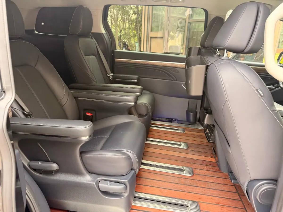 2021 GAC Trumpchi M8 2.0T 252HP L4 8AT,autocango,china used car exporter,china ev exporter,chinese used car exporter,chinese used ev exporter