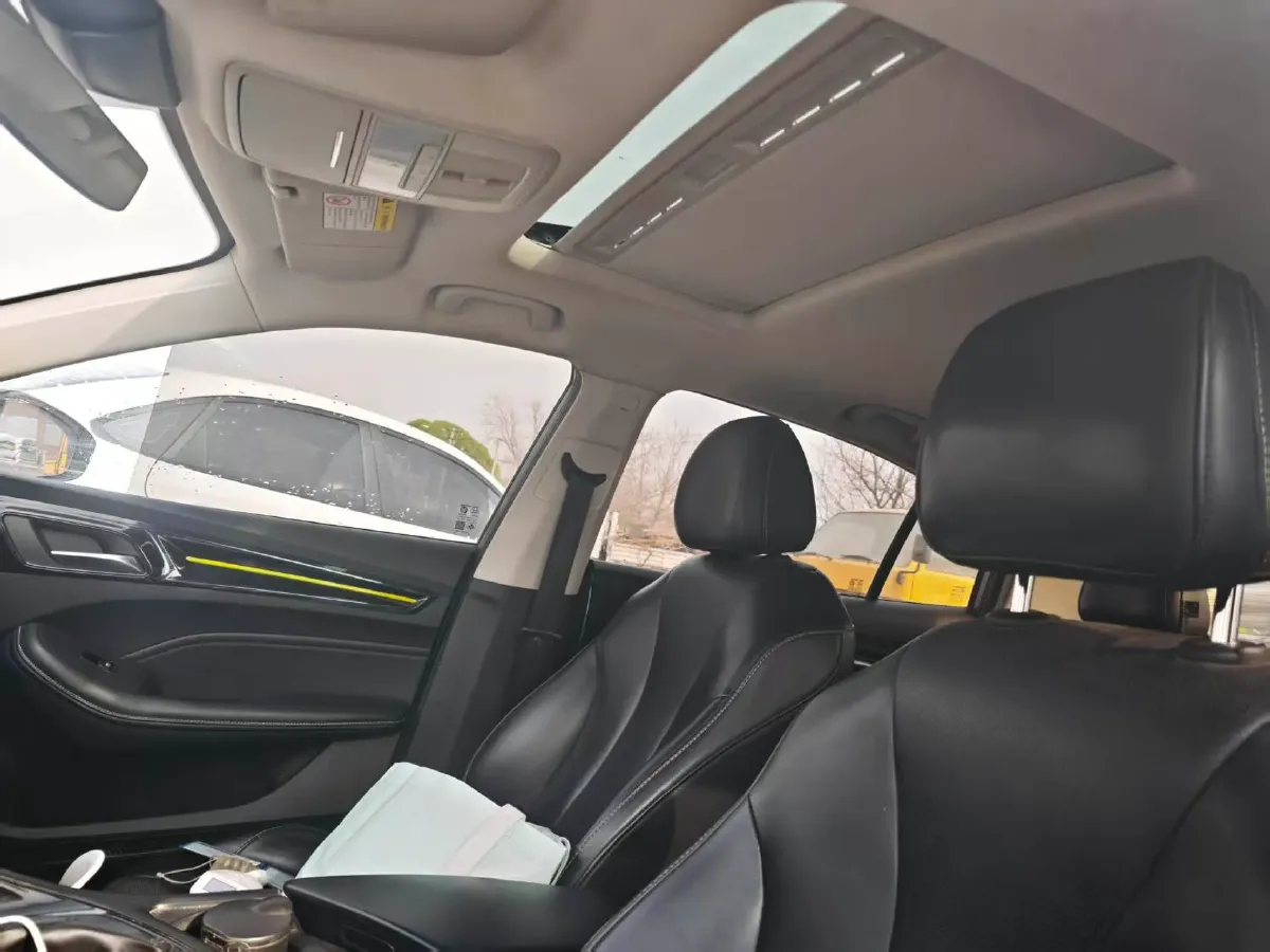 2021 Roewe i5 1.5L 120HP L4 CVT,autocango,china used car exporter,china ev exporter,chinese used car exporter,chinese used ev exporter