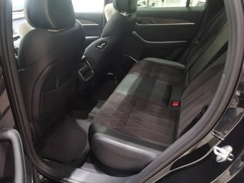 2025 Geely Monjaro 2.0T 238HP L4 8AT,autocango,china used car exporter,china ev exporter,chinese used car exporter,chinese used ev exporter