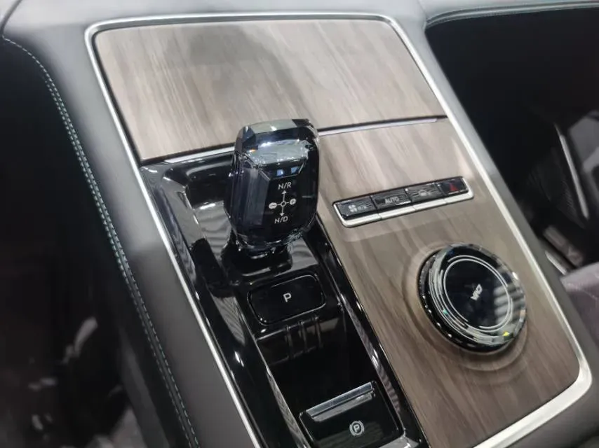 2025 Geely Monjaro 2.0T 238HP L4 8AT,autocango,china used car exporter,china ev exporter,chinese used car exporter,chinese used ev exporter