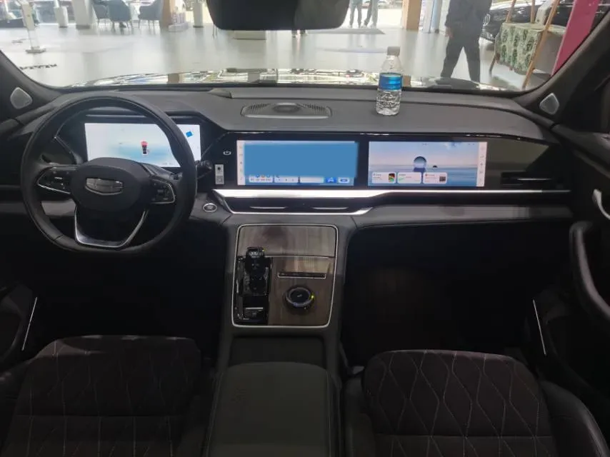 2025 Geely Monjaro 2.0T 238HP L4 8AT,autocango,china used car exporter,china ev exporter,chinese used car exporter,chinese used ev exporter