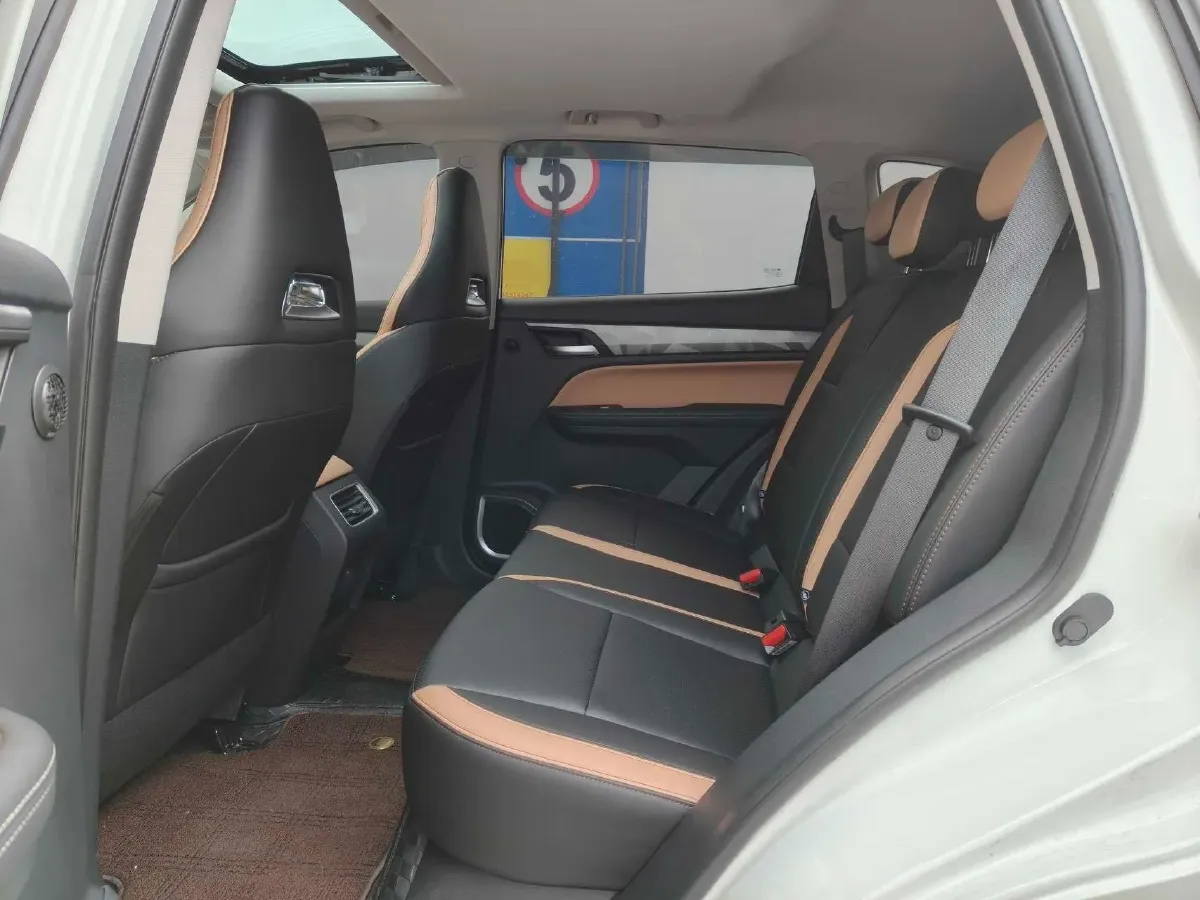 2024 Geely OkavangoPRO 1.5T 181HP L4 7DCT,autocango,china used car exporter,china ev exporter,chinese used car exporter,chinese used ev exporter