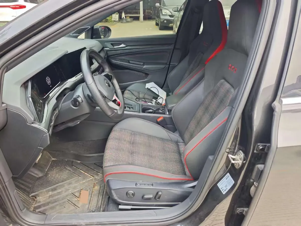 2021 Volkswagen GolfGTI 2.0T 220HP L4 7DCT,autocango,china used car exporter,china ev exporter,chinese used car exporter,chinese used ev exporter