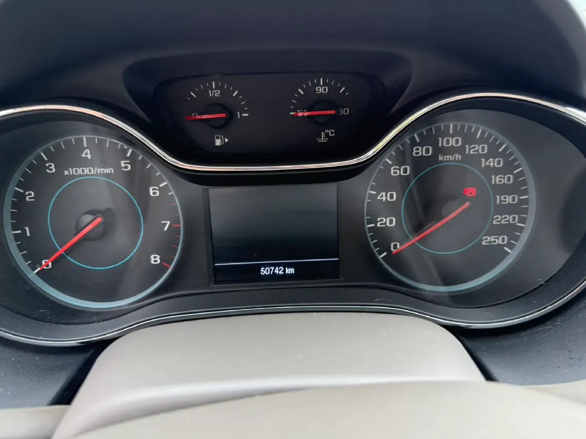 2016 Chevrolet Cruze 1.5L 114HP L4 5MT,autocango,china used car exporter,china ev exporter,chinese used car exporter,chinese used ev exporter