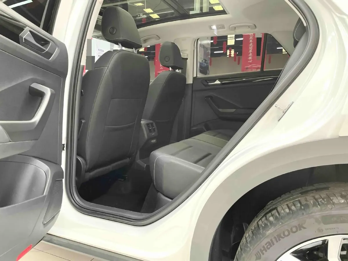 2021 Volkswagen T-Roc 1.4T 150HP L4 7DCT,autocango,china used car exporter,china ev exporter,chinese used car exporter,chinese used ev exporter