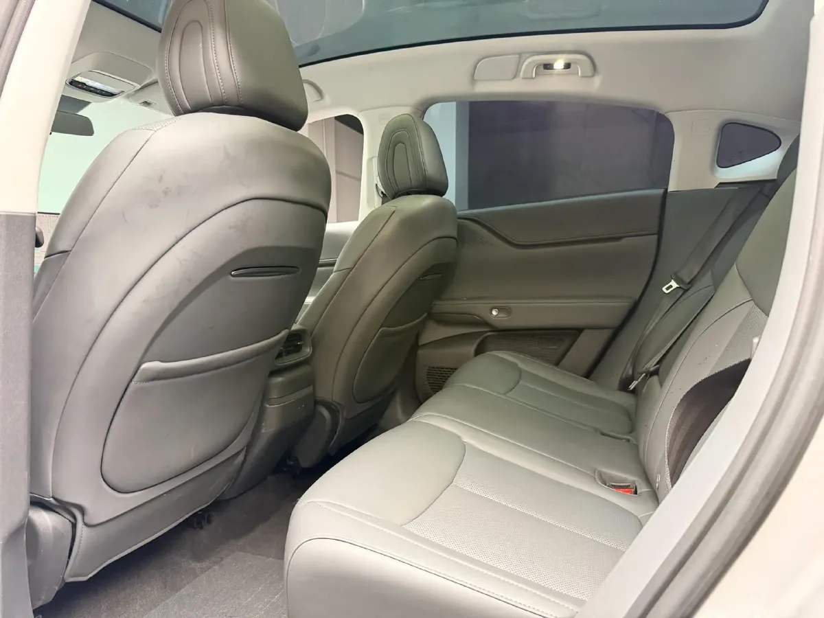 2025 Xpeng G6 BEV 68.5KWH,autocango,china used car exporter,china ev exporter,chinese used car exporter,chinese used ev exporter