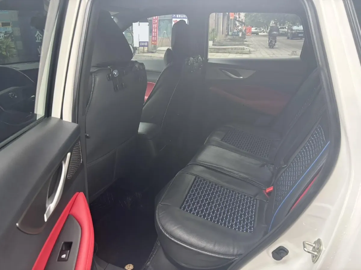 2023 ChangAn CS35 Plus 1.4T 160HP L4 7DCT,autocango,china used car exporter,china ev exporter,chinese used car exporter,chinese used ev exporter