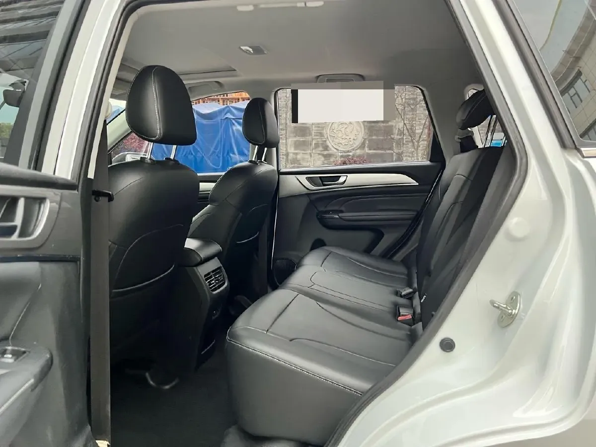 2021 Haval M6 1.5T 150HP L4 7DCT,autocango,china used car exporter,china ev exporter,chinese used car exporter,chinese used ev exporter