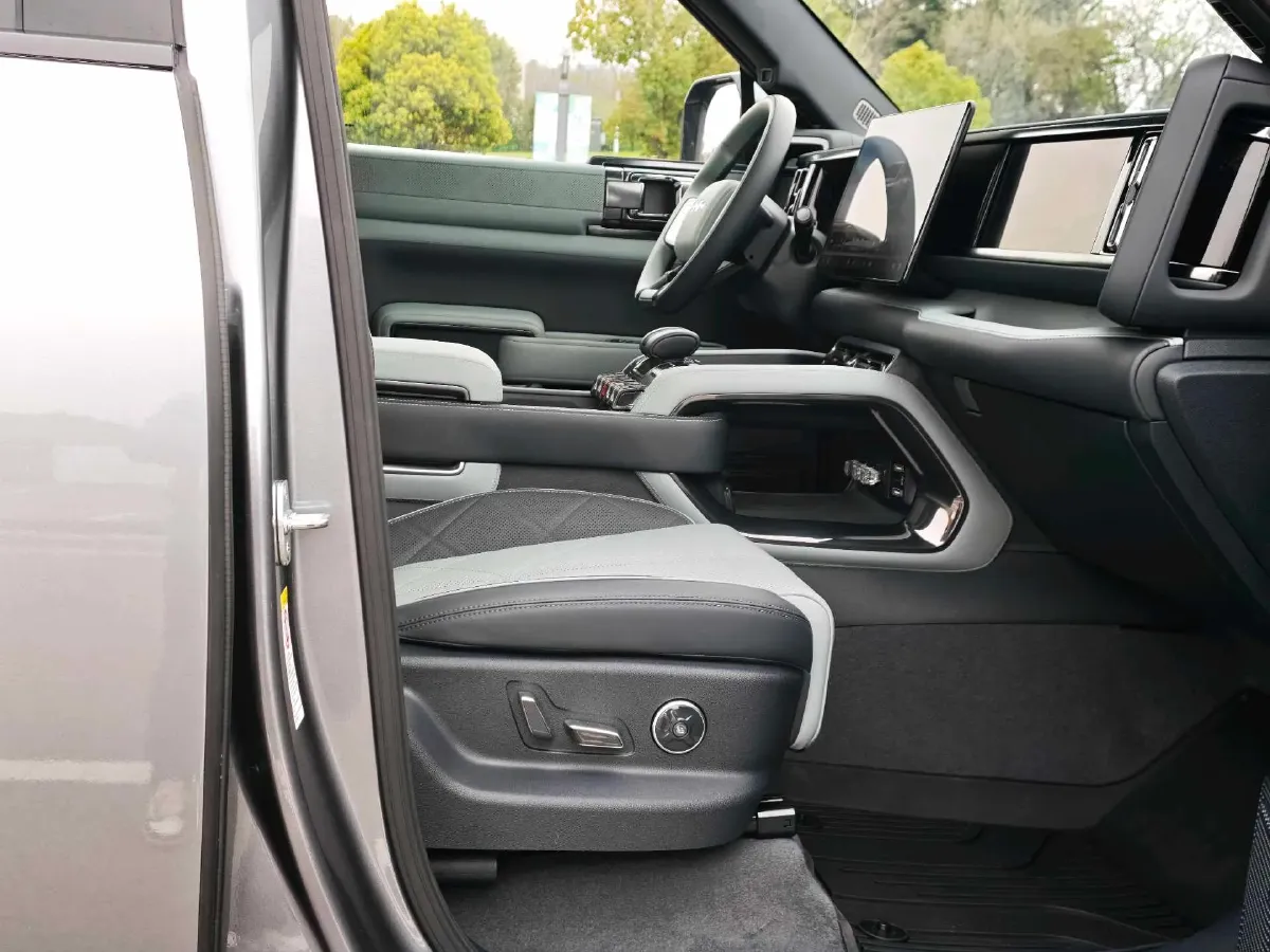 2023 FangChengBao Bao 5 1.5T 194HP L4 E-CVT PHEV 31.8KWH,autocango,china used car exporter,china ev exporter,chinese used car exporter,chinese used ev exporter