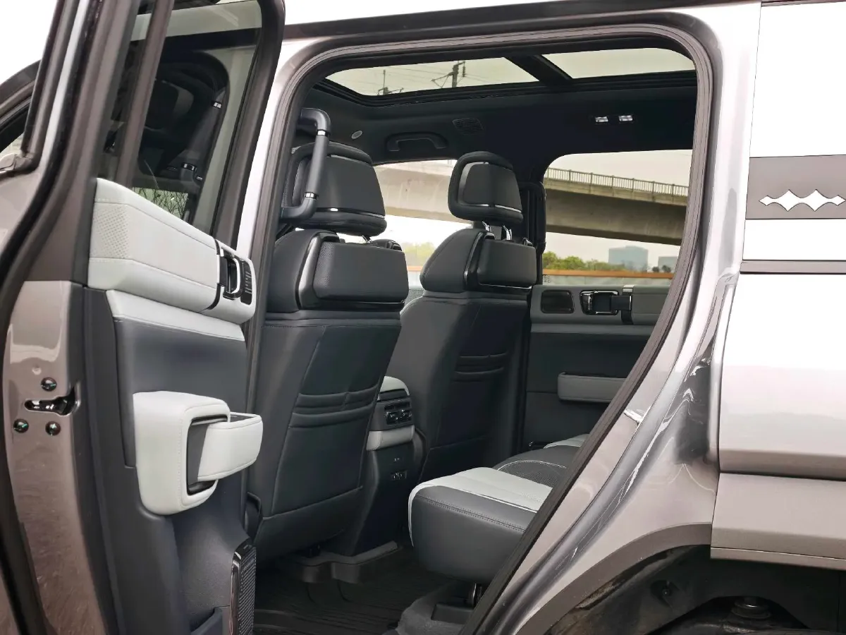 2023 FangChengBao Bao 5 1.5T 194HP L4 E-CVT PHEV 31.8KWH,autocango,china used car exporter,china ev exporter,chinese used car exporter,chinese used ev exporter