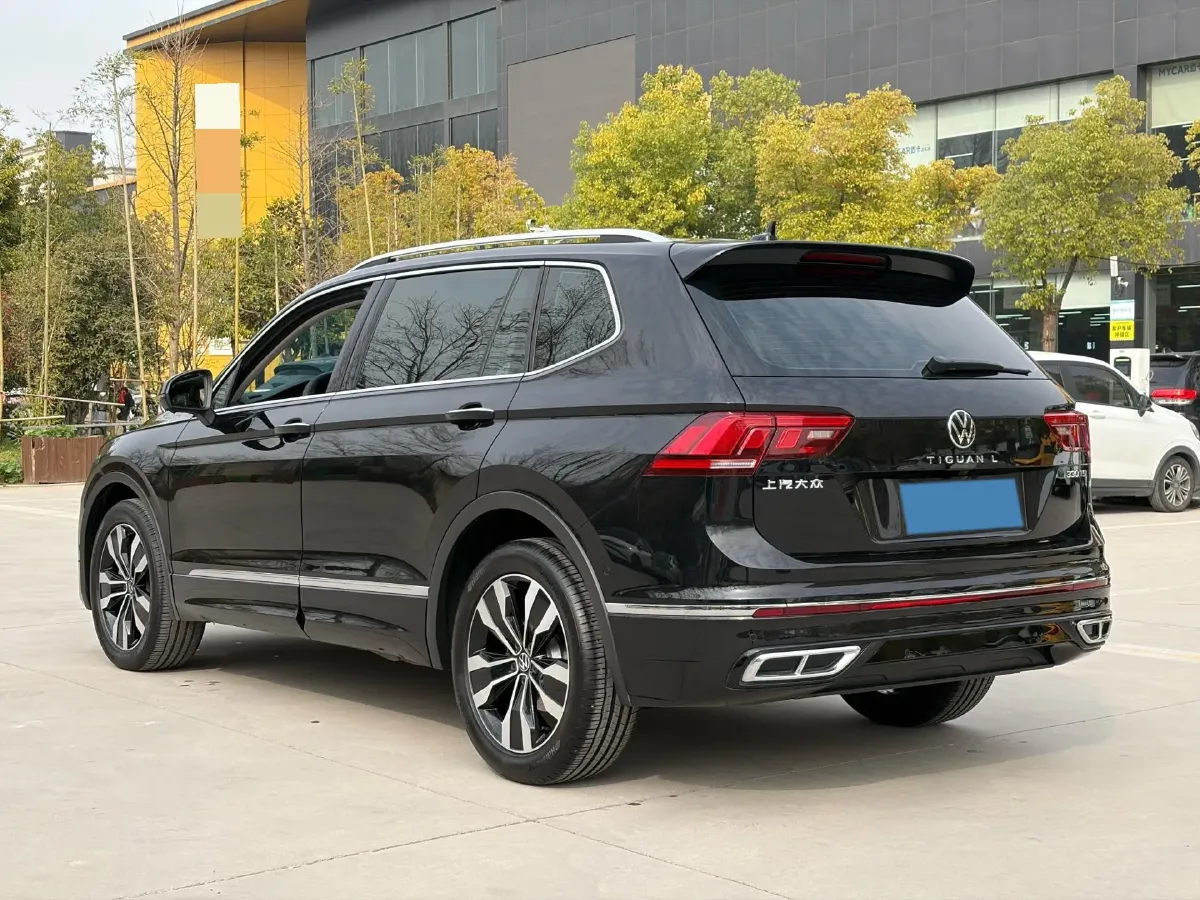 2024 Volkswagen Tiguan L 2.0T 186HP L4 7DCT,autocango,china used car exporter,china ev exporter,chinese used car exporter,chinese used ev exporter
