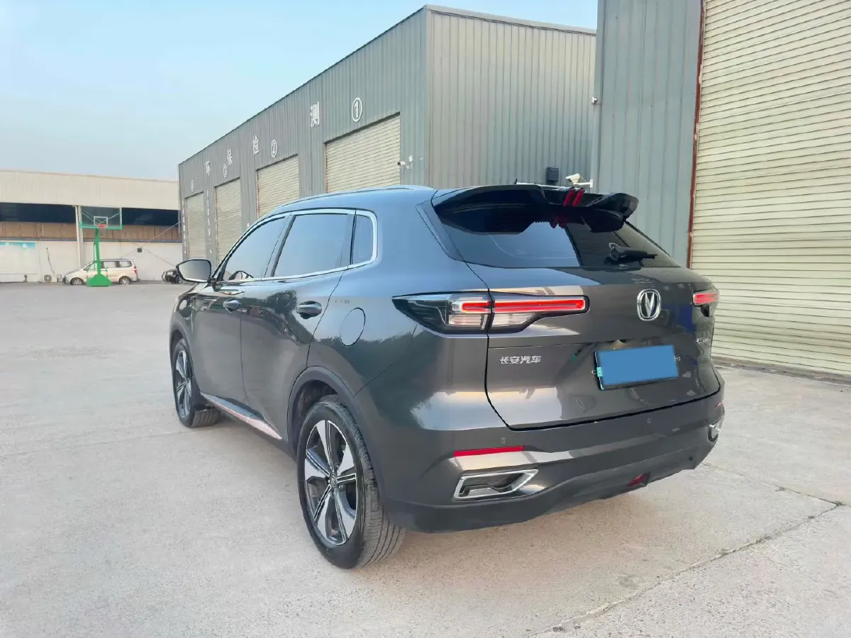 2022 ChangAn UNI-V 1.5T 188HP L4 7DCT,autocango,china used car exporter,china ev exporter,chinese used car exporter,chinese used ev exporter