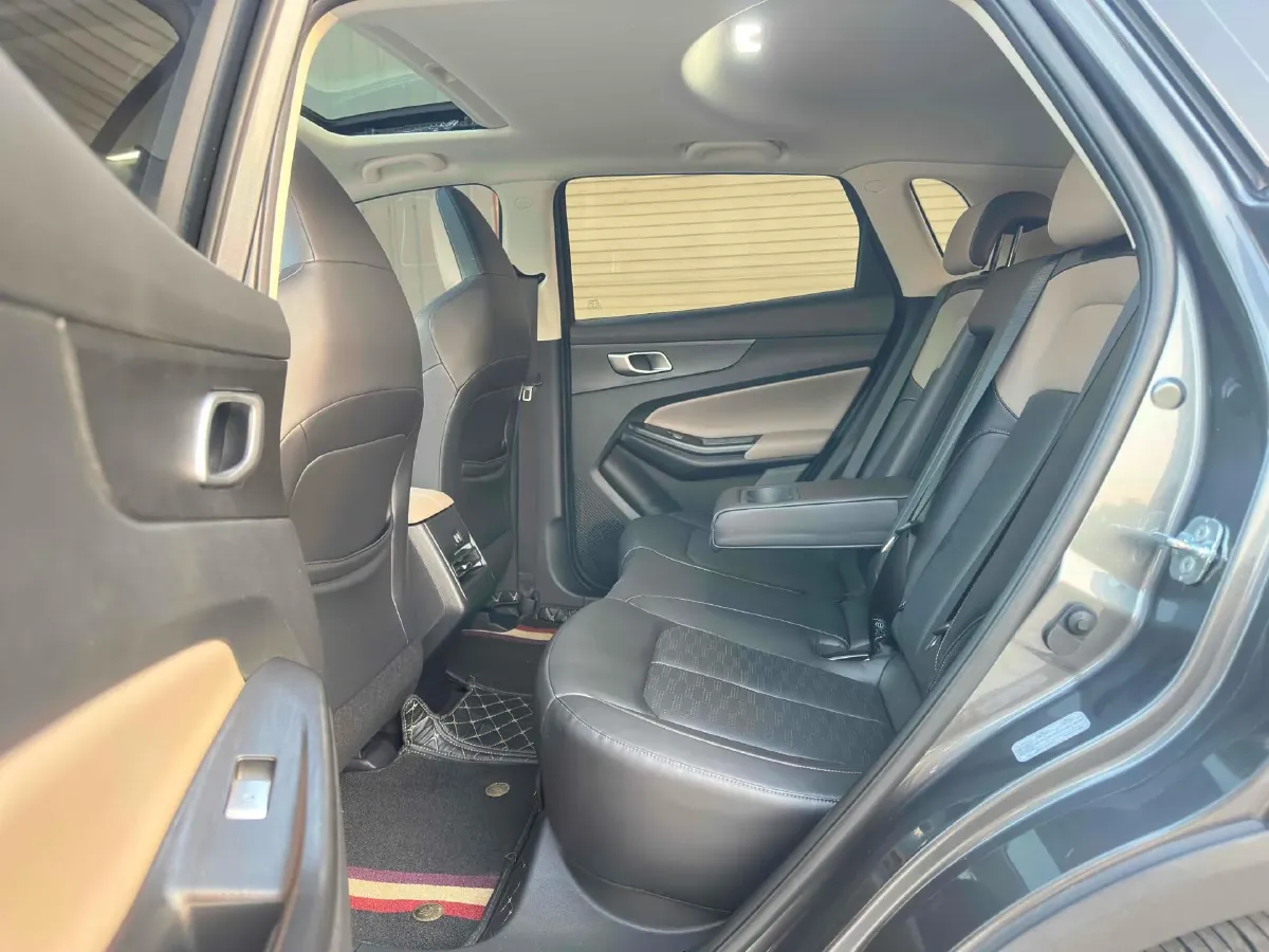 2022 ChangAn UNI-V 1.5T 188HP L4 7DCT,autocango,china used car exporter,china ev exporter,chinese used car exporter,chinese used ev exporter