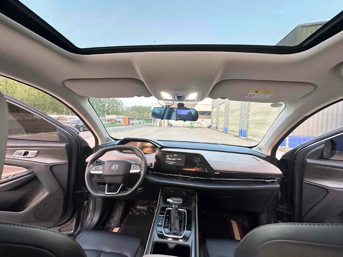 2022 ChangAn UNI-V 1.5T 188HP L4 7DCT,autocango,china used car exporter,china ev exporter,chinese used car exporter,chinese used ev exporter