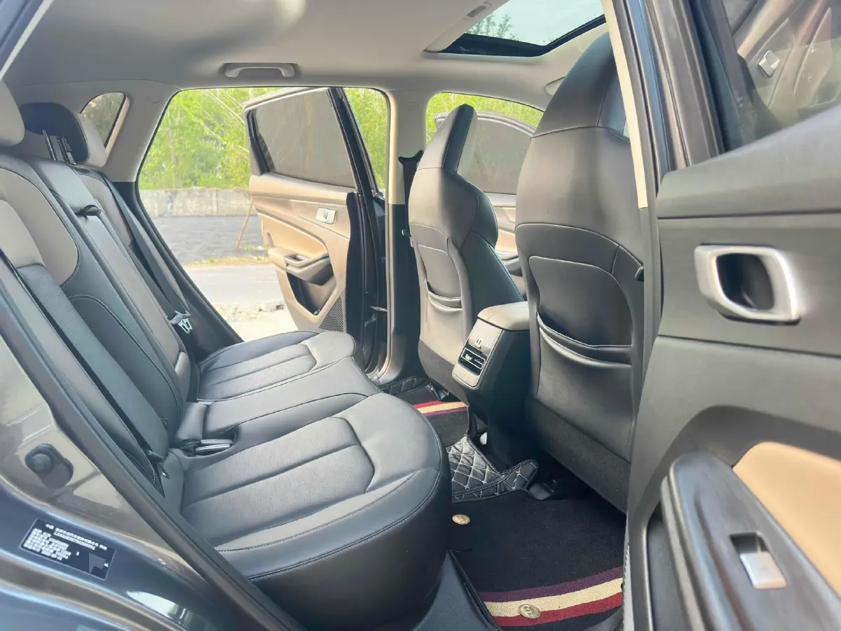 2022 ChangAn UNI-V 1.5T 188HP L4 7DCT,autocango,china used car exporter,china ev exporter,chinese used car exporter,chinese used ev exporter