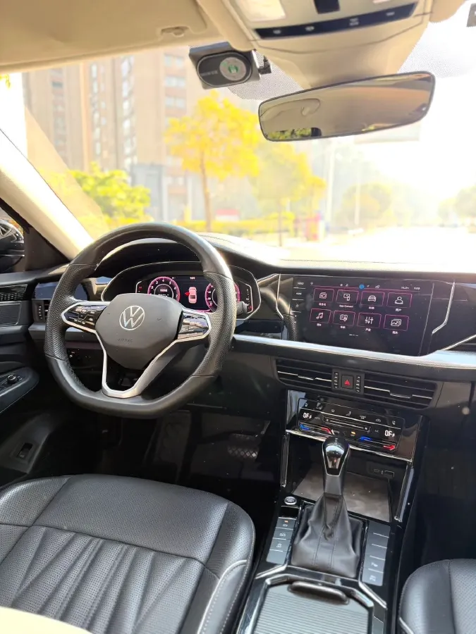 2023 Volkswagen Passat 2.0T 186HP L4 7DCT,autocango,china used car exporter,china ev exporter,chinese used car exporter,chinese used ev exporter