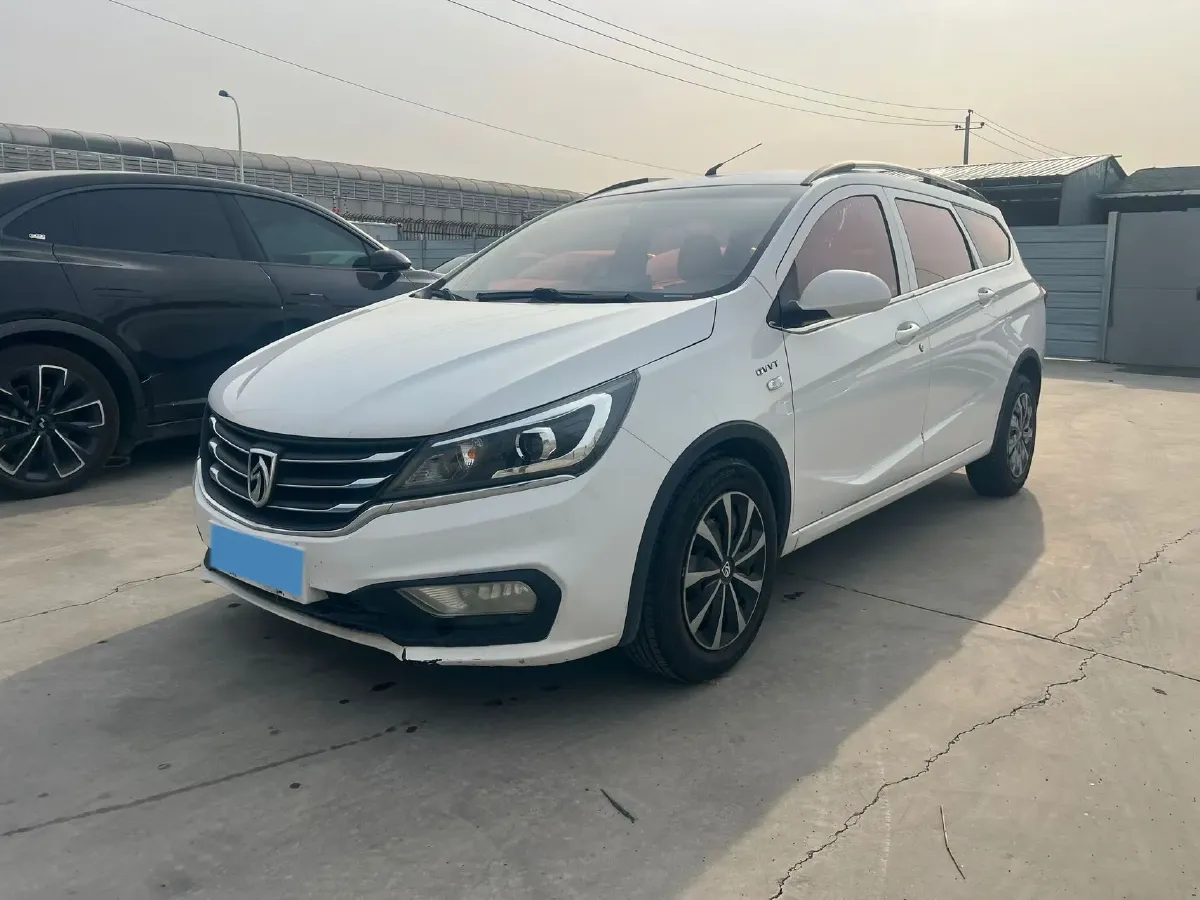 2017 BaoJun 310W 1.5L 112HP L4 6MT,autocango,china used car exporter,china ev exporter,chinese used car exporter,chinese used ev exporter