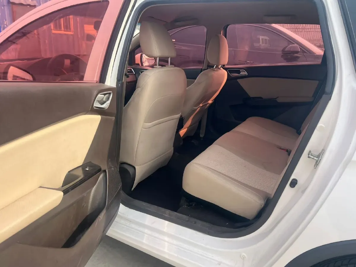 2017 BaoJun 310W 1.5L 112HP L4 6MT,autocango,china used car exporter,china ev exporter,chinese used car exporter,chinese used ev exporter