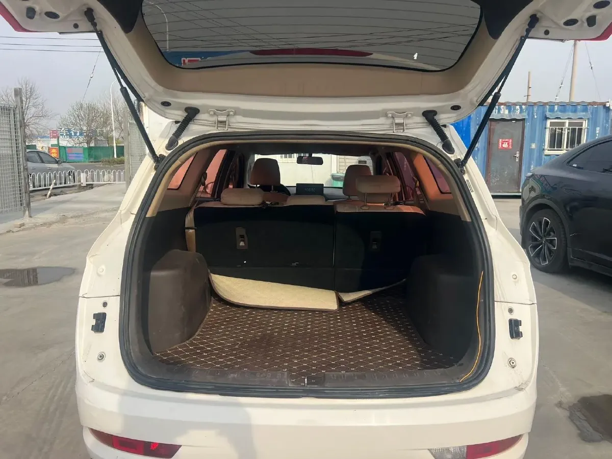 2017 BaoJun 310W 1.5L 112HP L4 6MT,autocango,china used car exporter,china ev exporter,chinese used car exporter,chinese used ev exporter