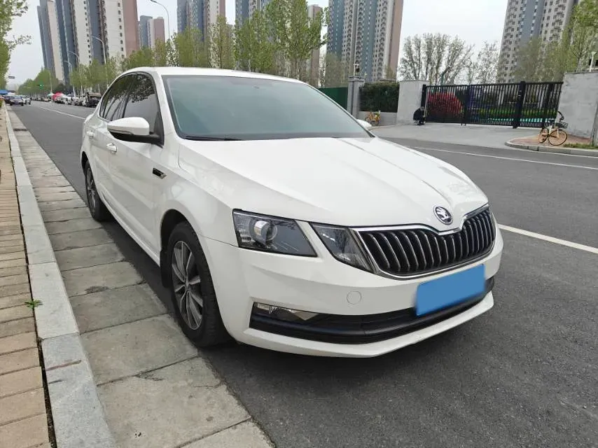 2018 Skoda Octavia 1.2T 116HP L4 7DCT,autocango,china used car exporter,china ev exporter,chinese used car exporter,chinese used ev exporter