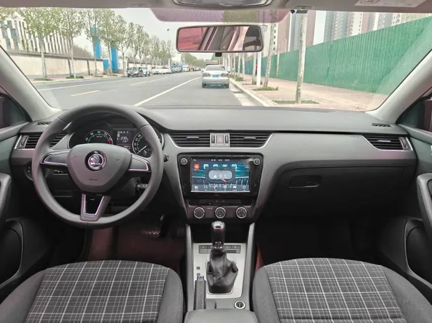 2018 Skoda Octavia 1.2T 116HP L4 7DCT,autocango,china used car exporter,china ev exporter,chinese used car exporter,chinese used ev exporter