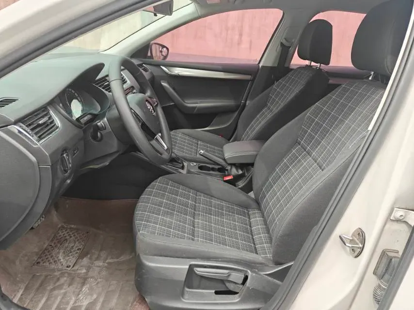 2018 Skoda Octavia 1.2T 116HP L4 7DCT,autocango,china used car exporter,china ev exporter,chinese used car exporter,chinese used ev exporter