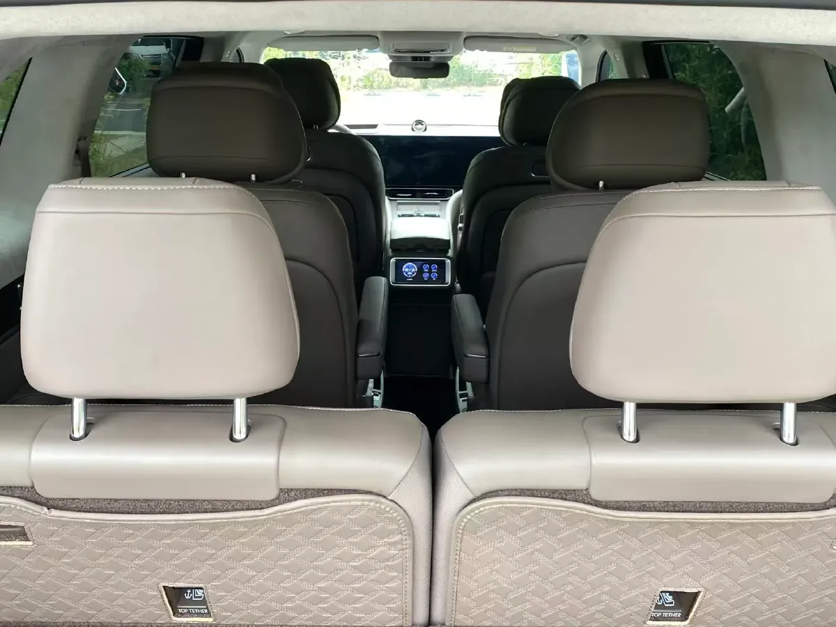 2025 AITO AITO M9 REEV 160HP REEV 52KWH,autocango,china used car exporter,china ev exporter,chinese used car exporter,chinese used ev exporter