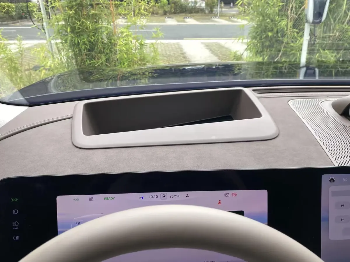 2025 AITO AITO M9 REEV 160HP REEV 52KWH,autocango,china used car exporter,china ev exporter,chinese used car exporter,chinese used ev exporter