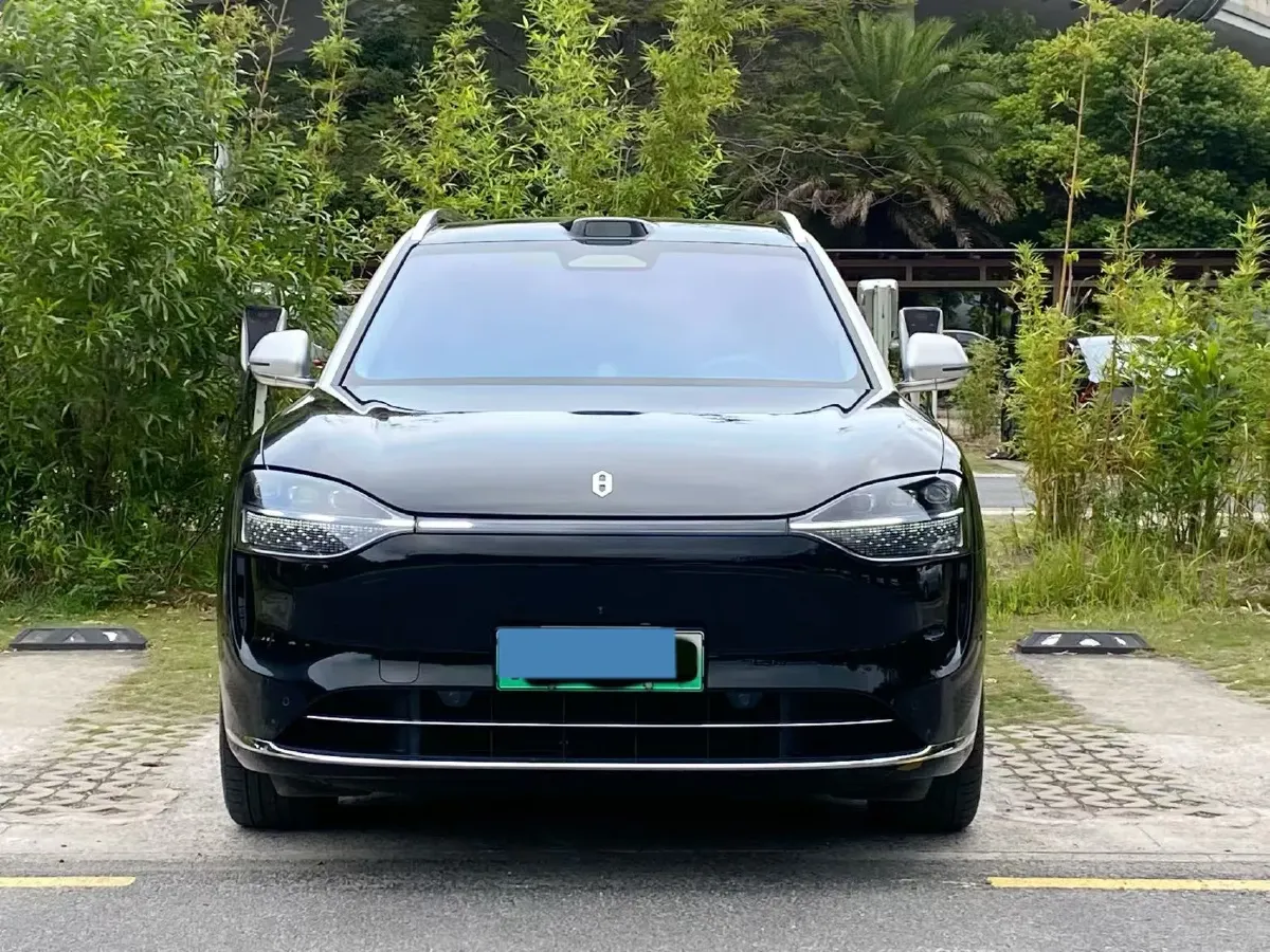 2025 AITO AITO M9 REEV 160HP REEV 52KWH,autocango,china used car exporter,china ev exporter,chinese used car exporter,chinese used ev exporter