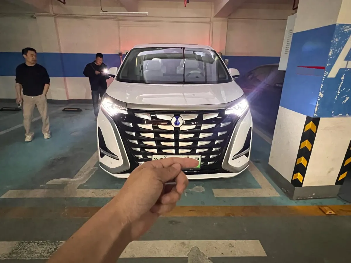 2022 Mercedes-Benz GLC Class 2.0T 197HP L4 9AT,autocango,china used car exporter,china ev exporter,chinese used car exporter,chinese used ev exporter