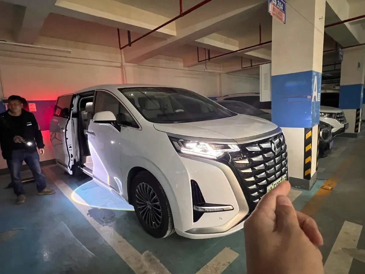 2022 Mercedes-Benz GLC Class 2.0T 197HP L4 9AT,autocango,china used car exporter,china ev exporter,chinese used car exporter,chinese used ev exporter